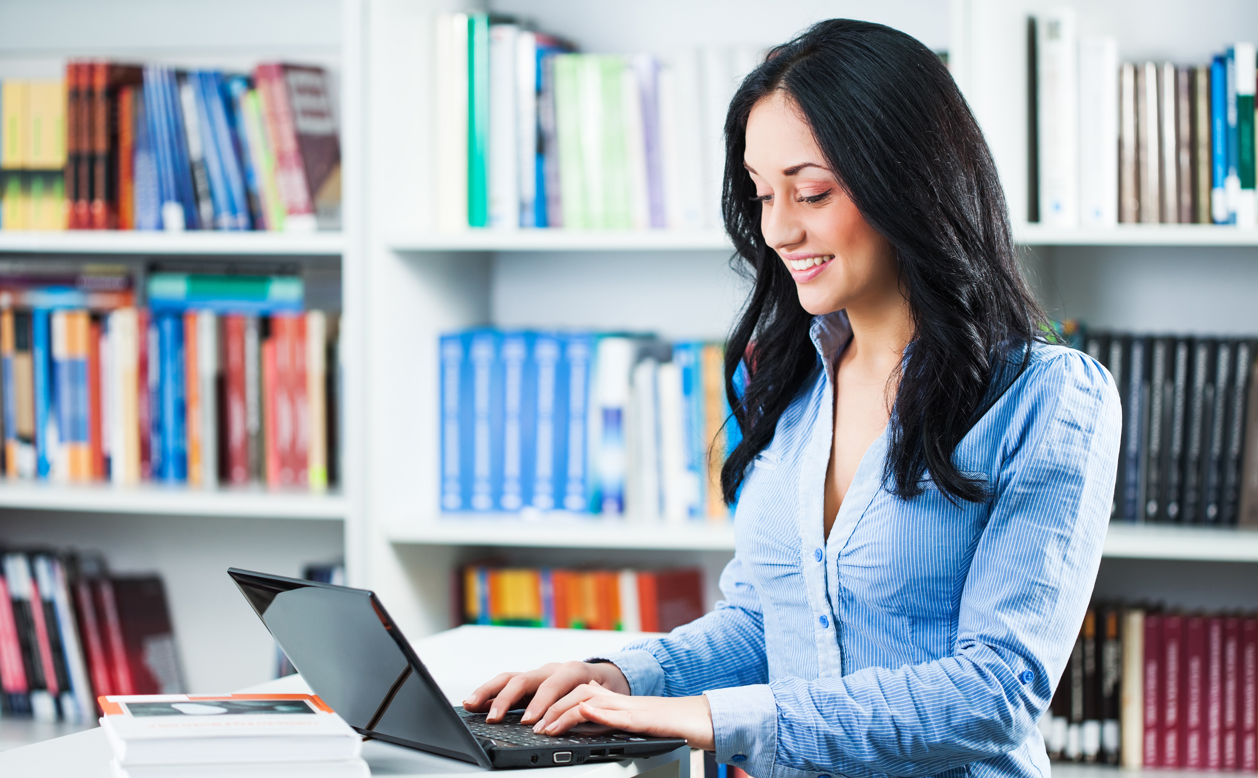 Razones para estudiar una maestría en línea