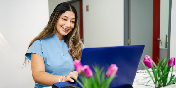 https://utel.mx/blog/admisiones-universidad-online/?utm_source=blog&utm_medium=referral&utm_campaign=Maestr%C3%ADa%20en%20gesti%C3%B3n%20de%20instituciones%20de%20salud%3A%20d%C3%B3nde%20estudiarla%20y%20qui%C3%A9n%20puede%20entrar&utm_content=cta_articulo