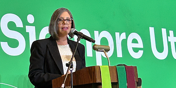 discurso-claudia-mejia-en-la-ceremonia-de-graduacion-colombia