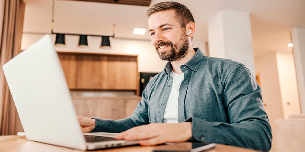 ¿Se hace networking estudiando en línea? Qué sí y qué no, con ejemplos