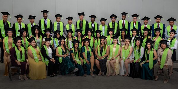 el-universo-ceremonia-de-graduacion